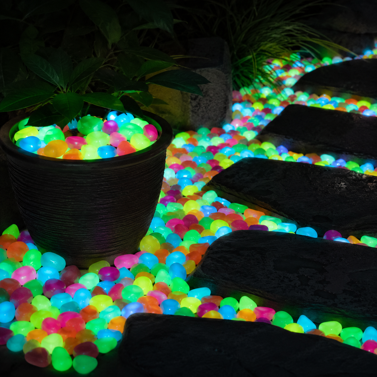 Glow in the Dark Garden Rocks – Pack of 100 Pebbles | BagnShop